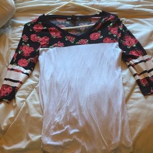 Super cute super soft shirt !